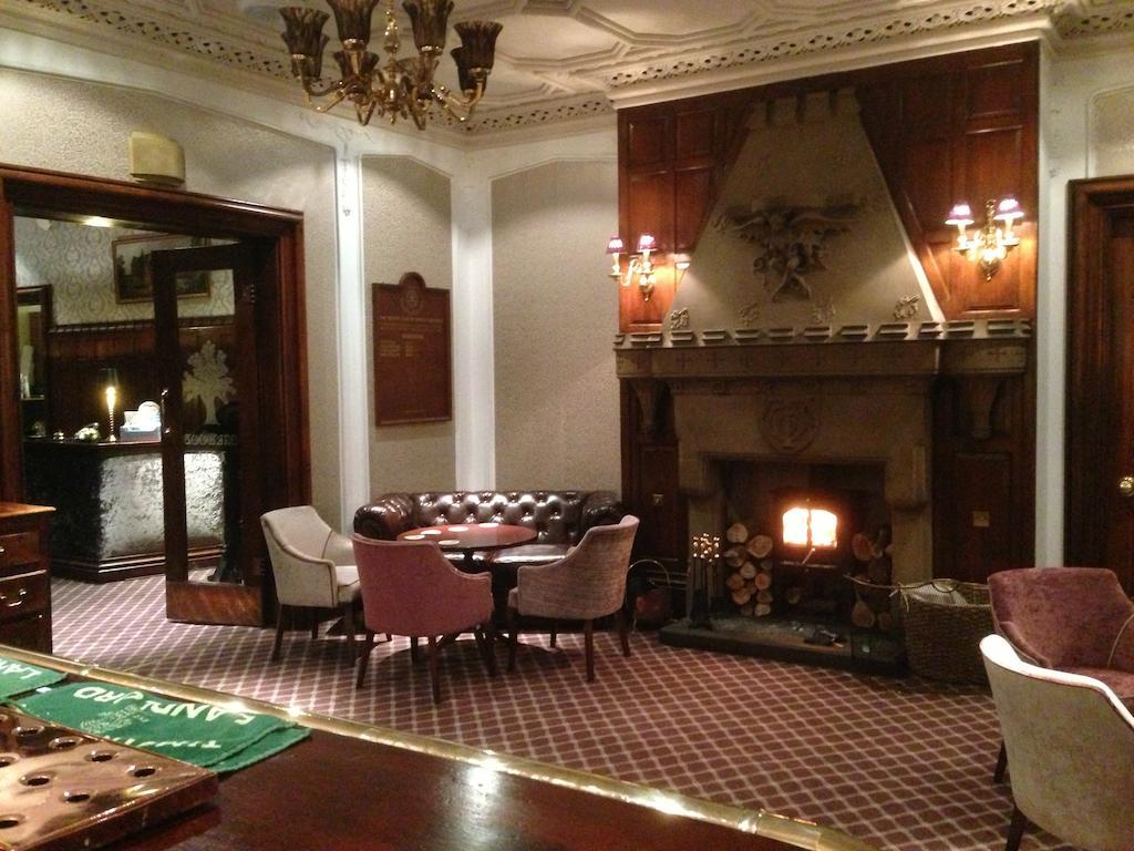 Oakwood Hall Hotel بنغلي المظهر الخارجي الصورة