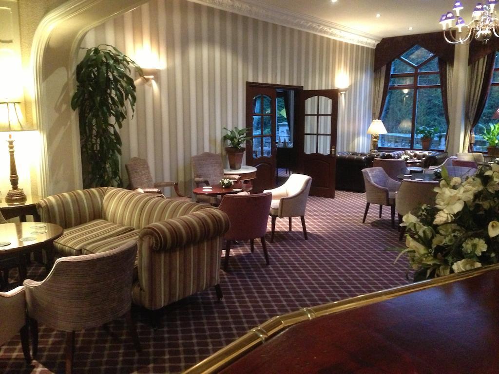Oakwood Hall Hotel بنغلي المظهر الخارجي الصورة