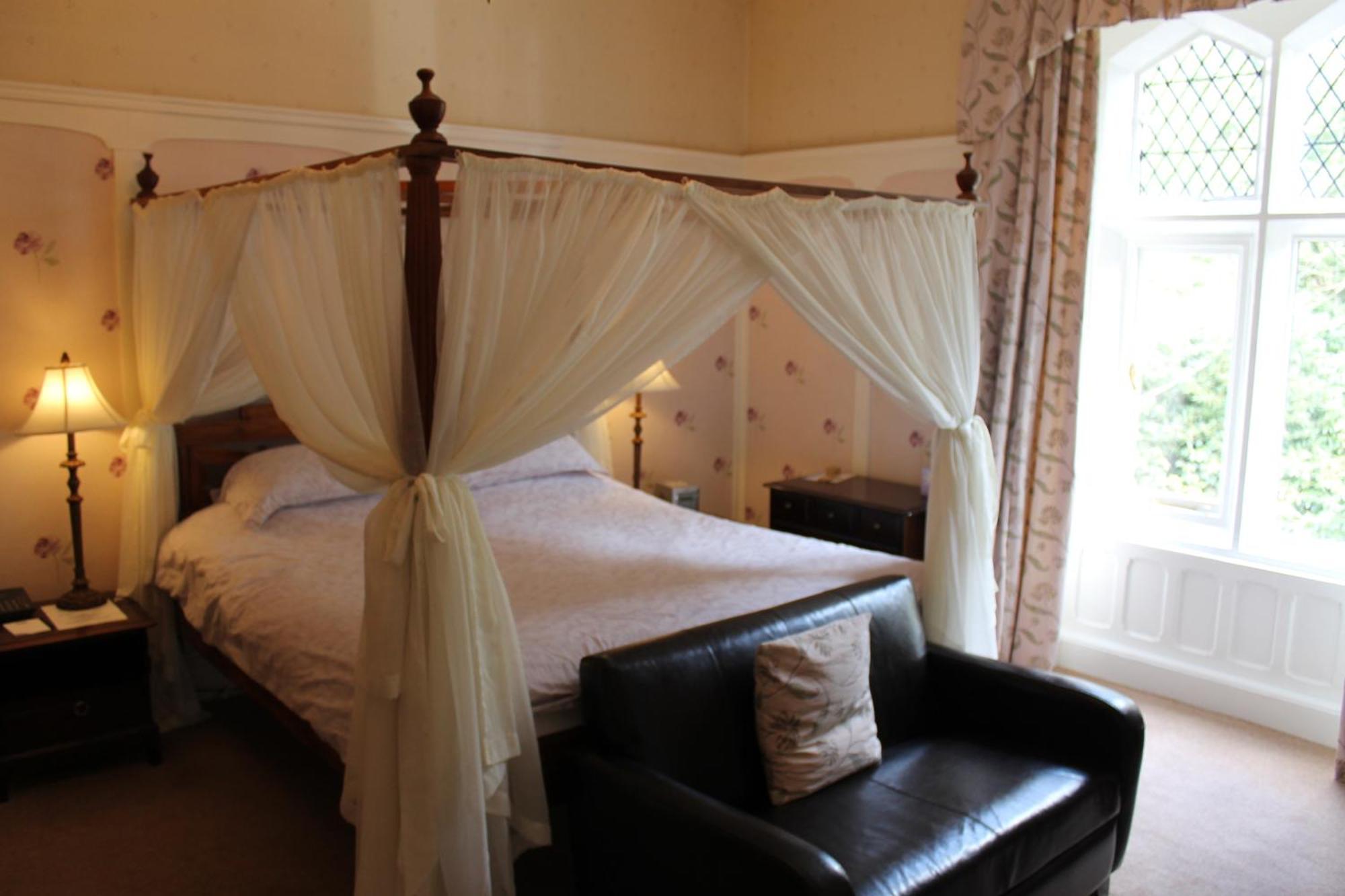 Oakwood Hall Hotel بنغلي المظهر الخارجي الصورة