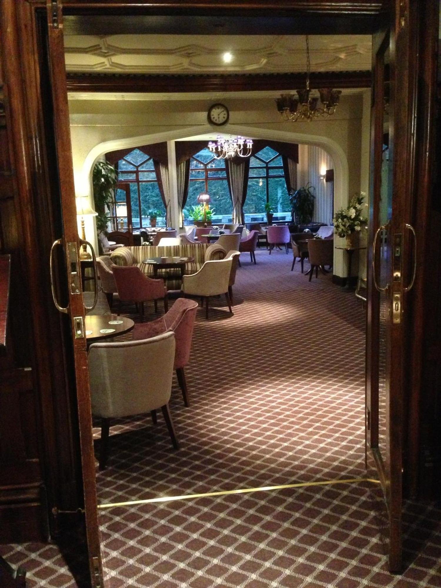 Oakwood Hall Hotel بنغلي المظهر الخارجي الصورة